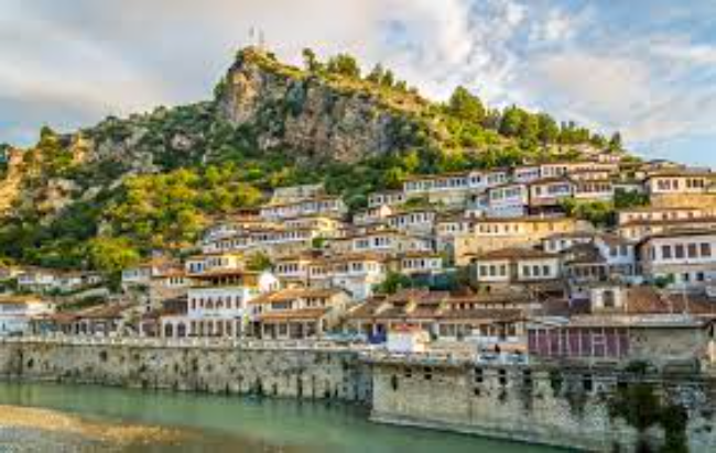 دولة ألبانيا ما هي الديانة واللغة واهم المعالم السياحية الخاصة بها