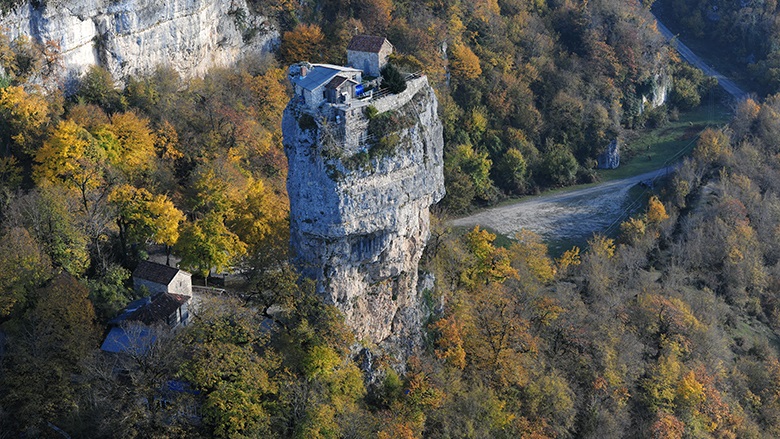 منتجعات تبليسي: وجهة سياحية رائعة للاستمتاع بالطبيعة والاسترخاء منتجعات تبليسي: وجهة سياحية رائعة للاستمتاع بالطبيعة والاسترخاء